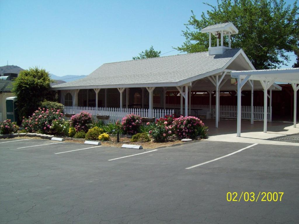 Lakeshore Lodge Wofford Heights Exterior photo